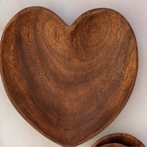 Wooden heart plates-New only 2 plates available